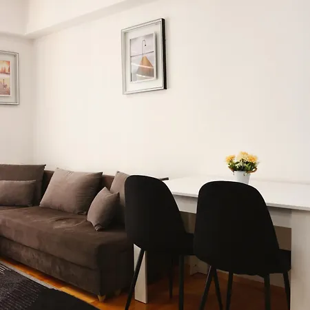 Apartment S 2 *